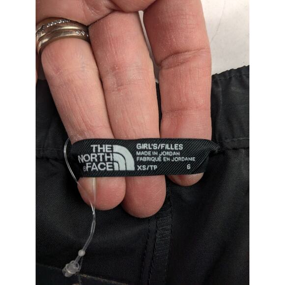 The North Face Girls Black Class V Shorts - Size XS - NWT - Picture 4 of 6